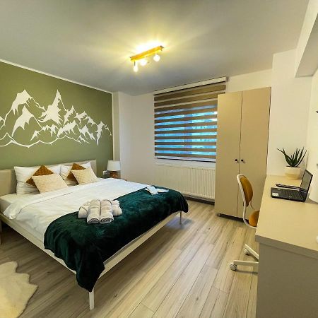 Tudor'S Mountain Retreat 坎皮纳 外观 照片